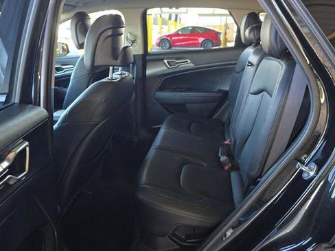 Used 2023 Kia Sportage EX image 8