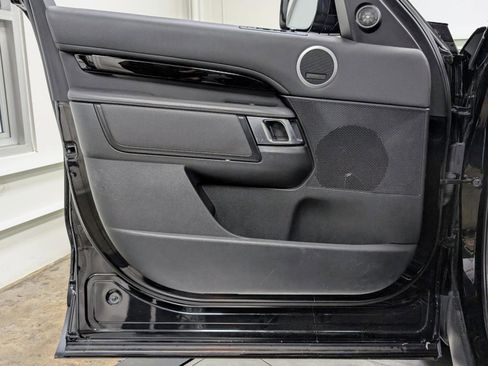 Used 2019 Land Rover Discovery SE AWD/4WD image 13
