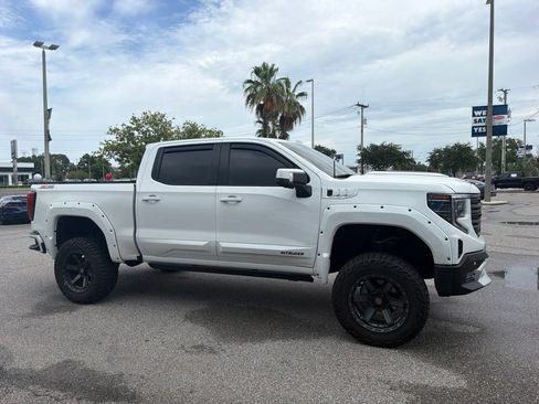 Used 2025 GMC Sierra 1500 AT4 w/ AT4 Premium Package AWD/4WD image 4