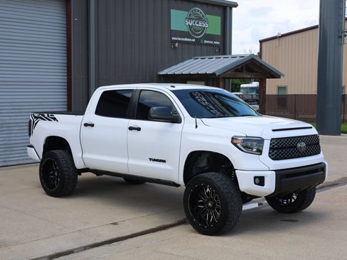 Used 2014 Toyota Tundra SR5 w/ SR5 Upgrade Package RWD image 16