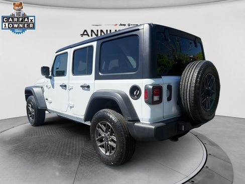 Used 2025 Jeep Wrangler Unlimited Sport AWD/4WD image 3