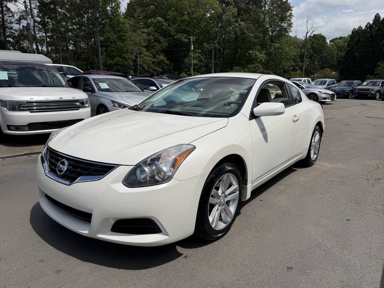 Used 2011 Nissan Altima 2.5 S w/ Convenience Pkg FWD image 1