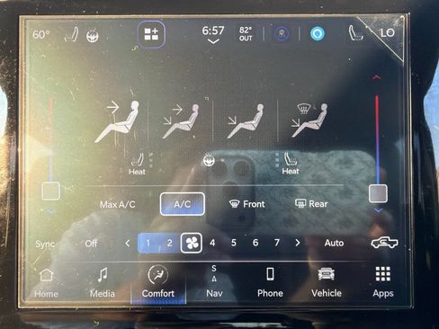 Used 2024 RAM 3500 Laramie AWD/4WD image 40