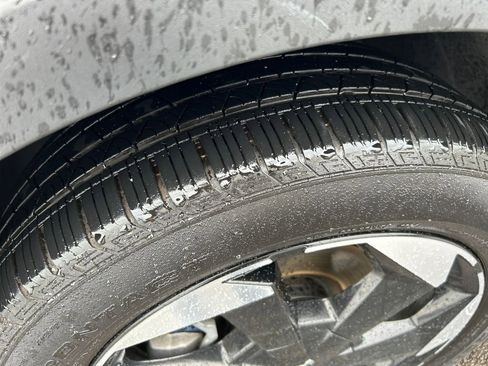 Used 2025 Kia Sorento EX image 30