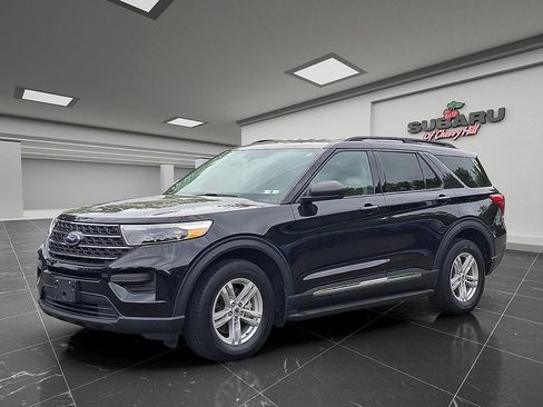 Used 2021 Ford Explorer XLT AWD/4WD image 4