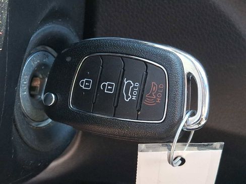 Used 2018 Hyundai Santa Fe Sport FWD image 21
