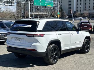 Used 2023 Jeep Grand Cherokee Altitude video 2