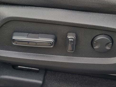 Used 2023 Honda Pilot Sport image 12