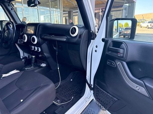 Used 2018 Jeep Wrangler Unlimited Sport w/ Quick Order Package 24W AWD/4WD image 12
