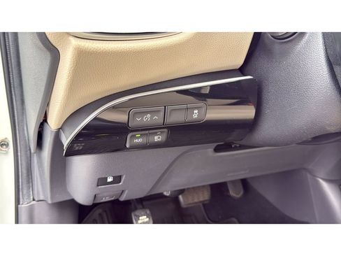 Used 2016 Toyota Prius Four w/ Advanced Technology Package FWD image 15