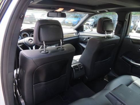 Used 2014 Mercedes-Benz E 350 4MATIC Sedan image 15