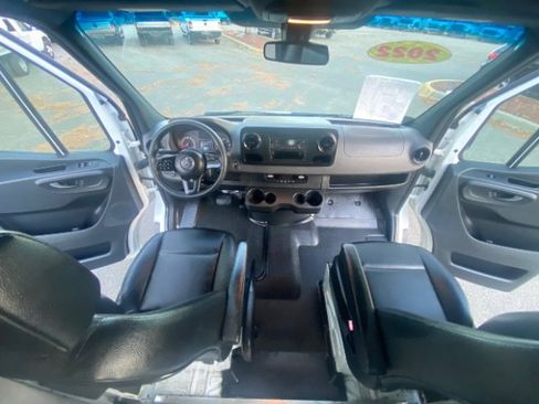 Used 2022 Mercedes-Benz Sprinter 2500 image 21