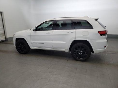 Used 2019 Jeep Grand Cherokee Altitude AWD/4WD image 3