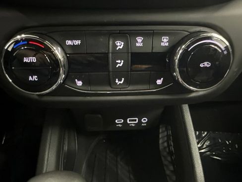 Used 2023 Chevrolet TrailBlazer RS w/ Sun and Liftgate Package FWD image 29