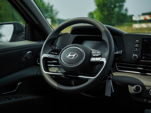 New 2026 Hyundai Elantra SE FWD image 14