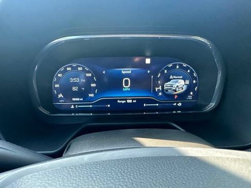 Used 2022 Chevrolet Tahoe Z71 w/ Luxury Package AWD/4WD image 27