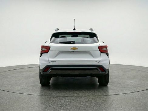 Used 2025 Chevrolet Trax LT image 7