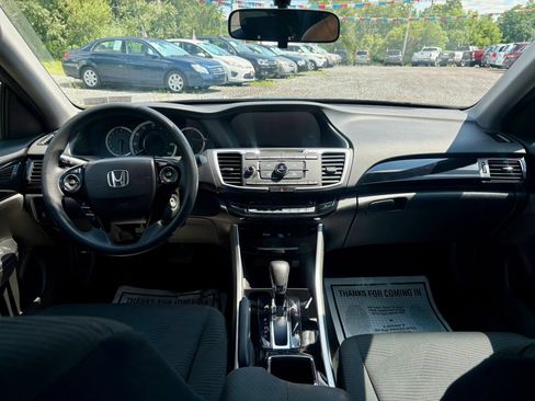 Used 2017 Honda Accord LX image 23