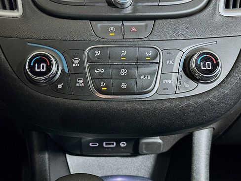 Used 2023 Chevrolet Malibu LT image 16