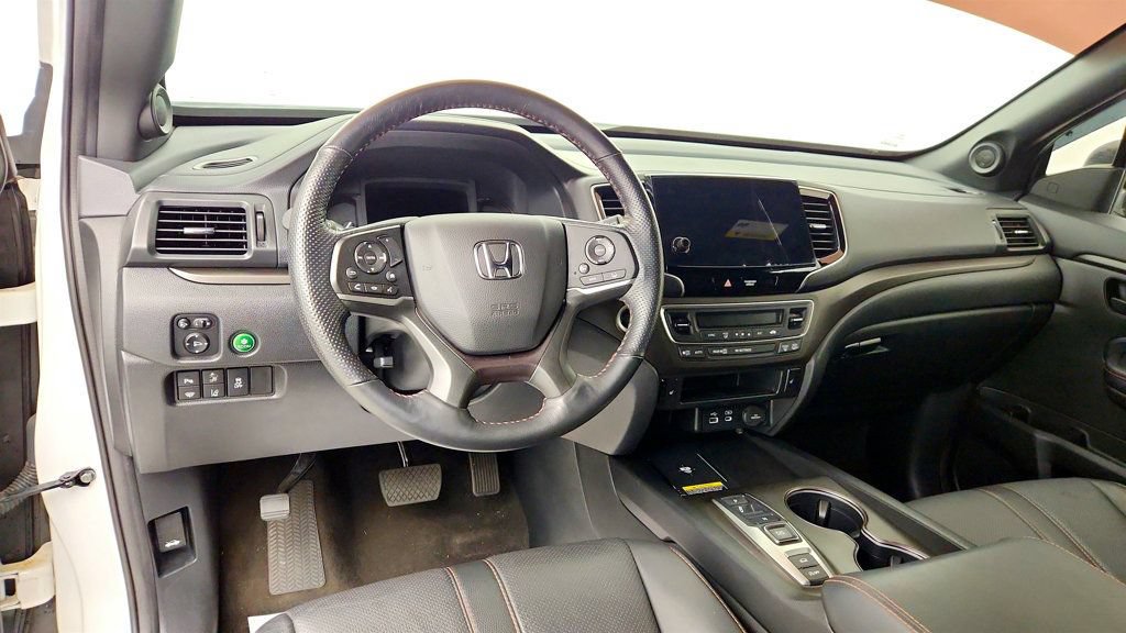 Used 2024 Honda Passport TrailSport image 13