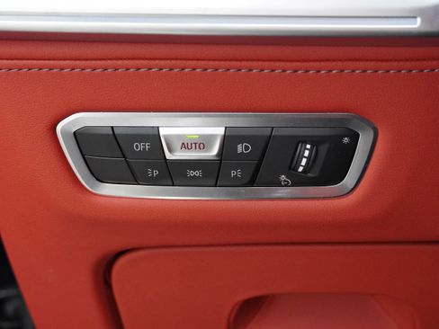 Used 2023 BMW XM AWD/4WD image 12