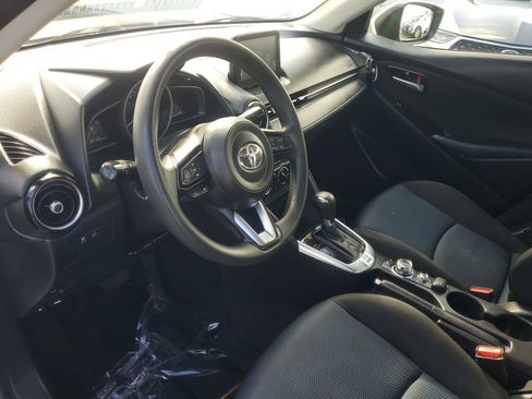 Used 2019 Toyota Yaris LE image 15