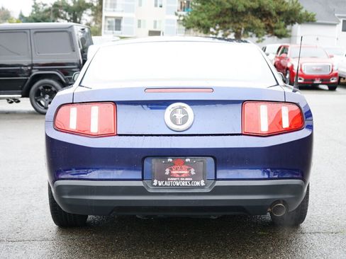 Used 2010 Ford Mustang Coupe image 4
