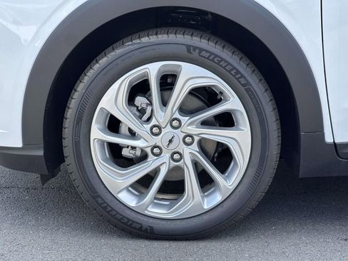 New 2027 Chevrolet Bolt LT FWD image 7