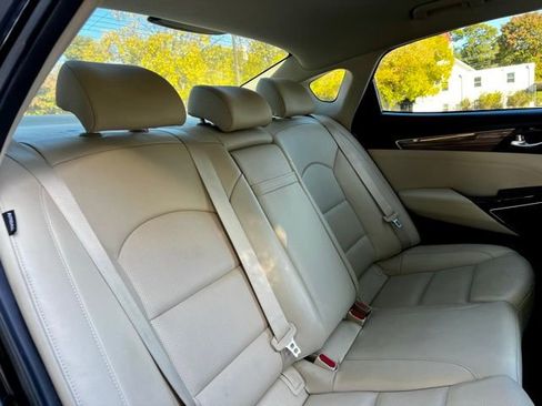 Used 2019 Kia Cadenza Premium image 24