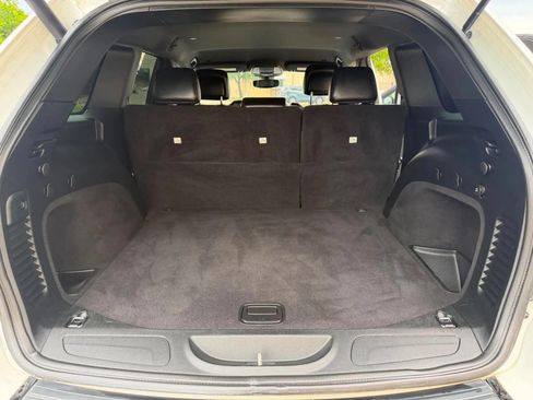 Used 2018 Jeep Grand Cherokee Altitude RWD image 20