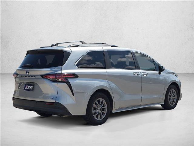 Used 2021 Toyota Sienna XLE FWD image 5