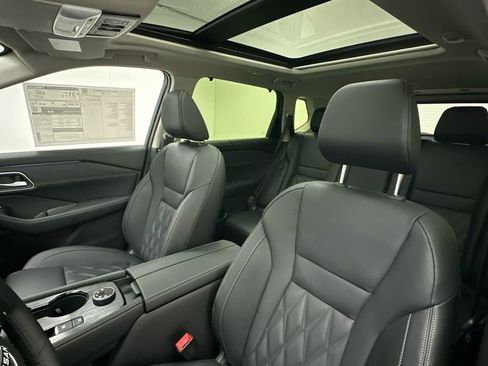 New 2026 Nissan Rogue Platinum AWD/4WD image 9