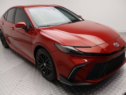 Certified 2026 Toyota Camry SE FWD image 6