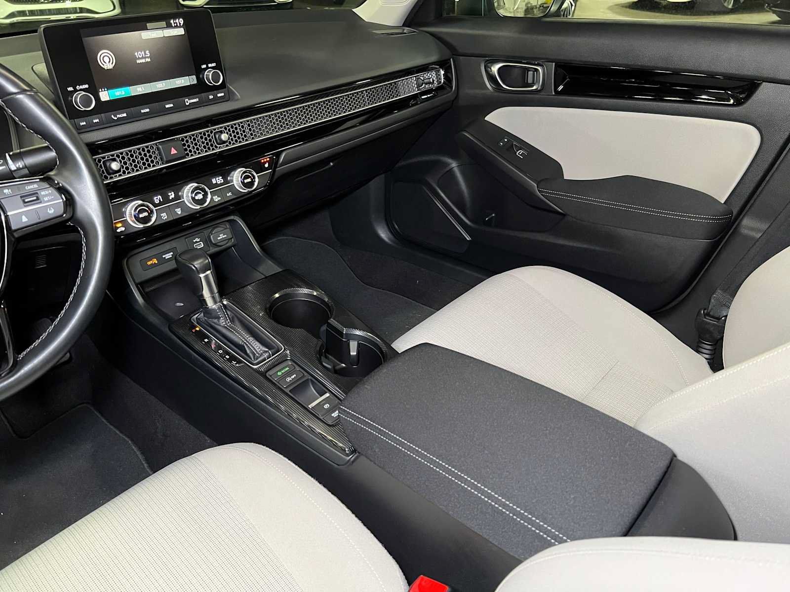 Used 2022 Honda Civic EX image 36