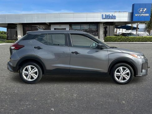 Used 2024 Nissan Kicks S image 9