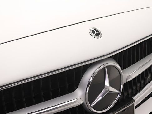 Used 2024 Mercedes-Benz C 300 Sedan image 25