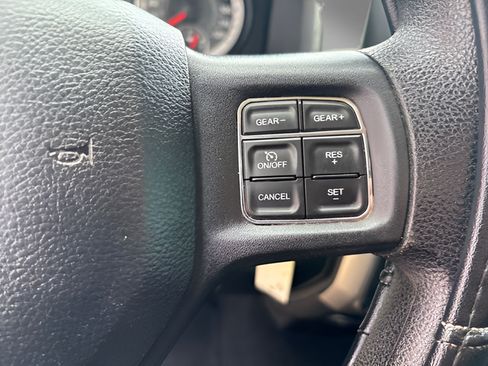 Used 2016 RAM 1500 Classic SLT AWD/4WD image 34