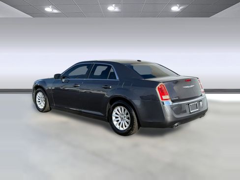 Used 2013 Chrysler 300 w/ Driver Convenience Group image 3