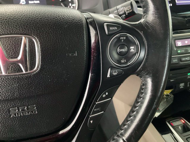 Used 2016 Honda Pilot Touring image 11