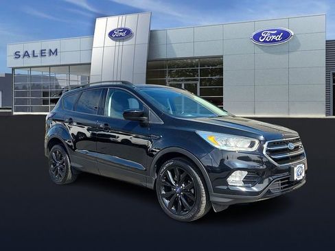 Certified 2017 Ford Escape SE w/ Equipment Group 201A AWD/4WD image 1