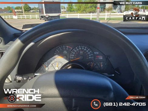 Used 1997 Pontiac Firebird Firebird w/ Opt Pkg image 17