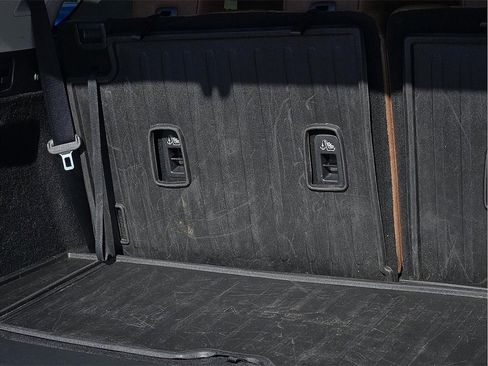 Used 2023 Nissan Pathfinder Platinum w/ Cargo Package image 8