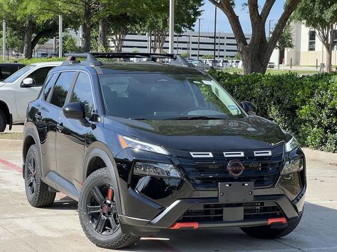 Certified 2026 Nissan Rogue SV AWD/4WD image 2