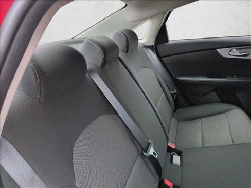 Used 2022 Kia Forte LXS image 19