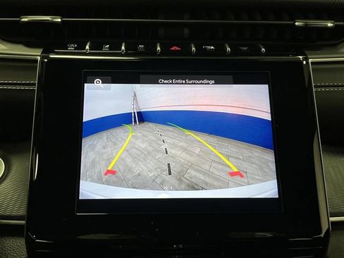 Used 2024 Jeep Grand Cherokee Laredo image 8