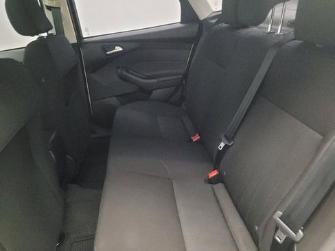 Used 2018 Ford Focus SE FWD image 18