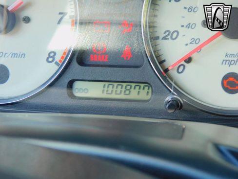 Used 2002 MAZDA MX-5 Miata LS image 16