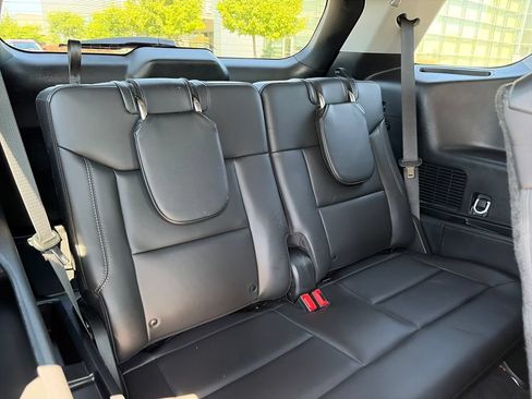 Used 2023 Ford Explorer XLT w/ Equipment Group 202A AWD/4WD image 32