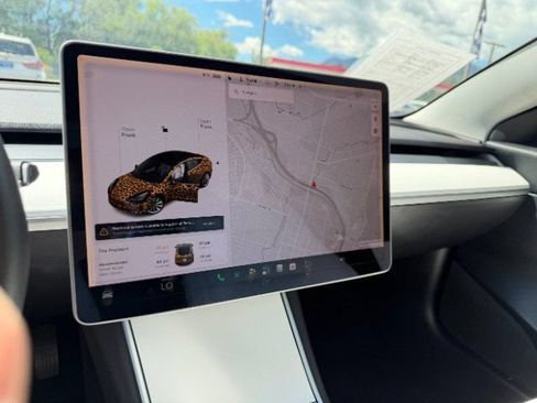 Used 2020 Tesla Model 3 Standard Range Plus RWD image 24