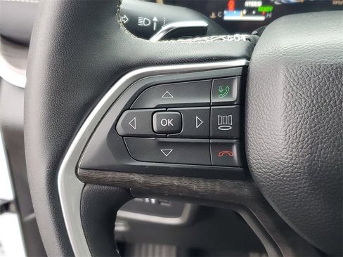 Used 2025 Jeep Grand Cherokee Limited 4xe image 17